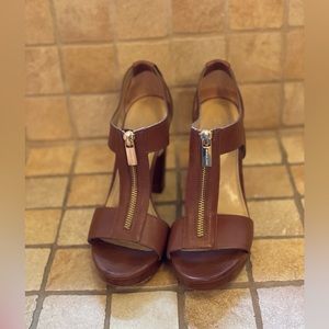 Micheal Kors - brown zip heels🤎
